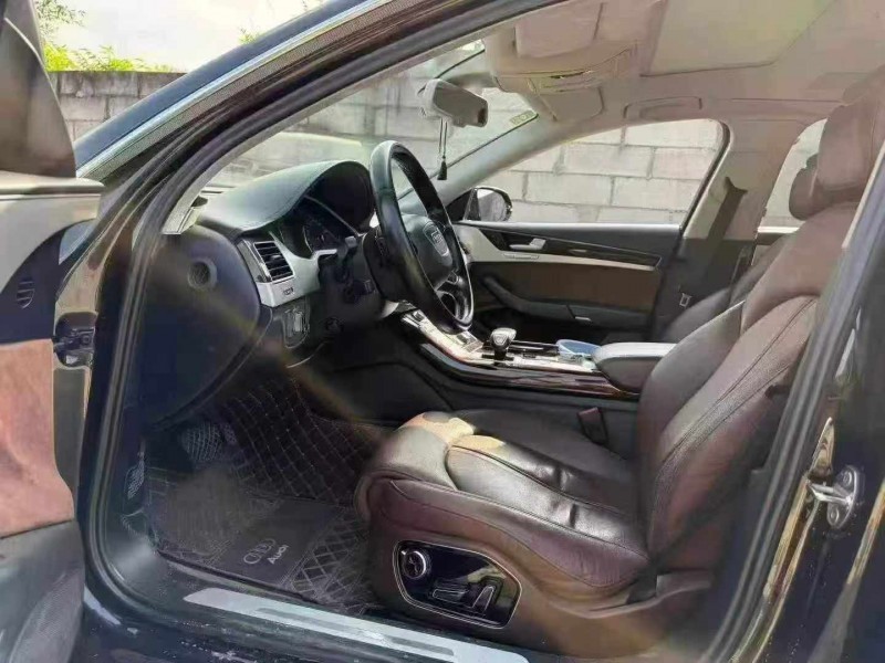 13年珠海奥迪A8L