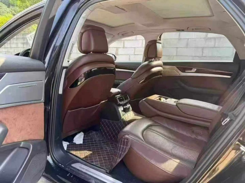 13年珠海奥迪A8L