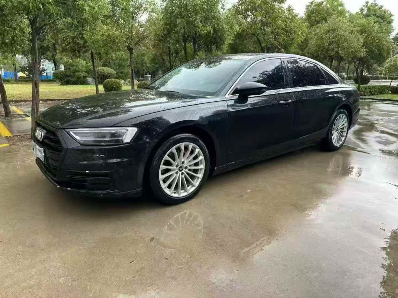21年烟台奥迪A8L