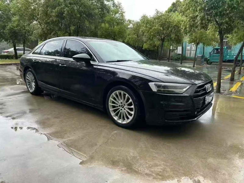 21年烟台奥迪A8L