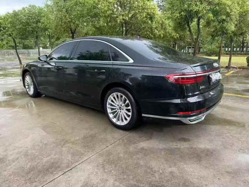 21年烟台奥迪A8L