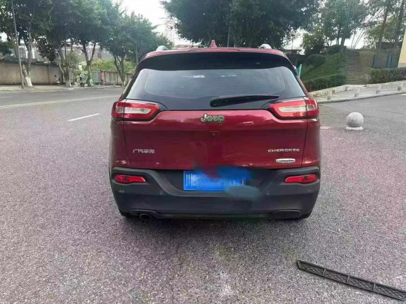 17年重庆市Jeep自由光