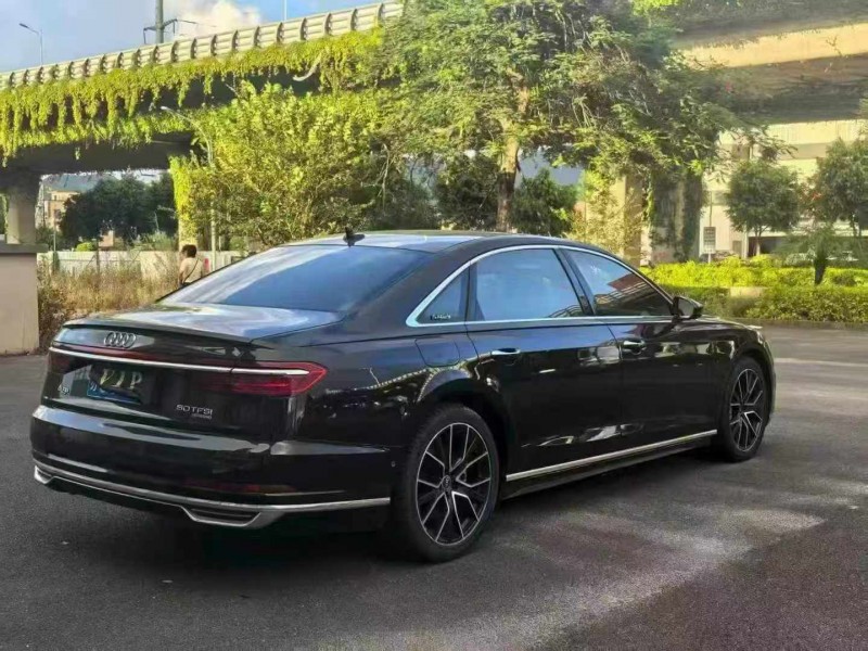 21年漳州奥迪A8L