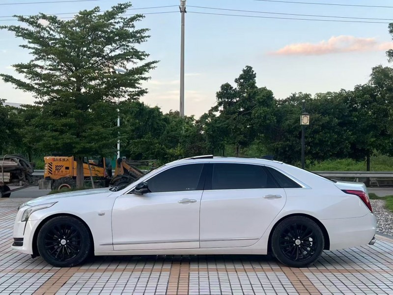 18年深圳凯迪拉克CT6