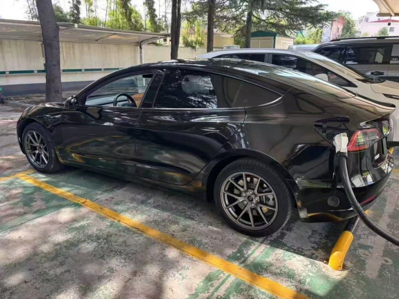 21年青岛特斯拉MODEL 3