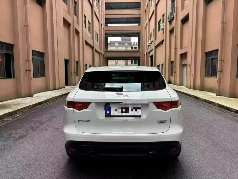 17年重庆市捷豹F-PACE