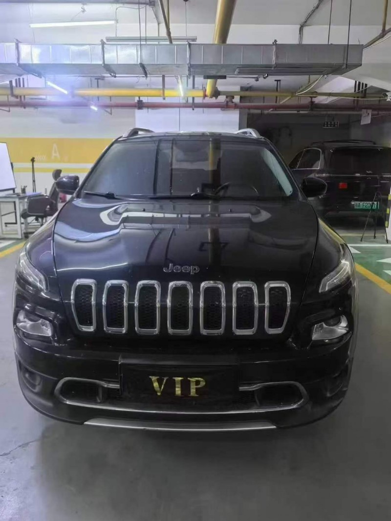 18年十堰Jeep自由光