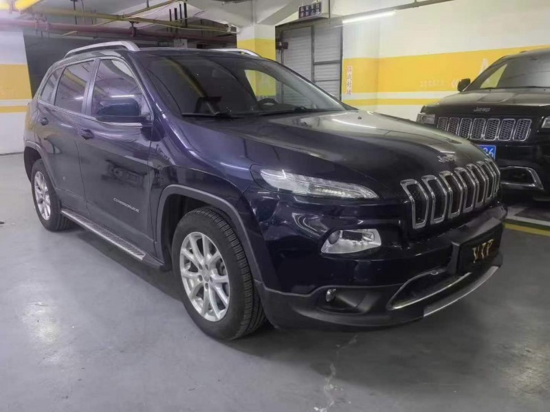 18年十堰Jeep自由光