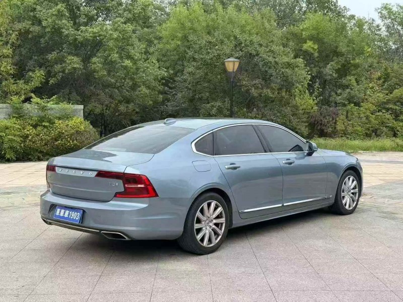 19年青岛沃尔沃S90