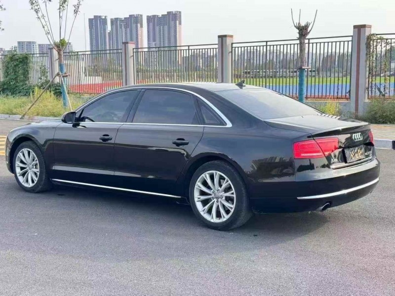 15年邯郸奥迪A8L