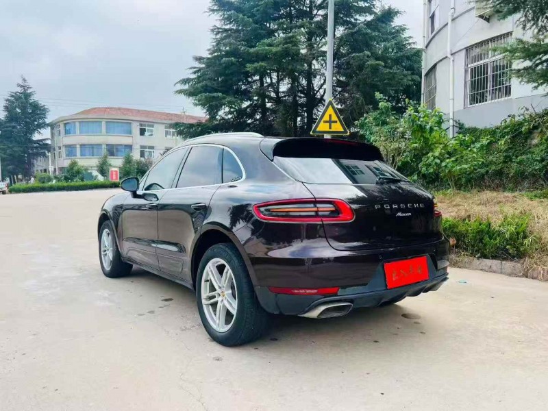 15年青岛保时捷Macan