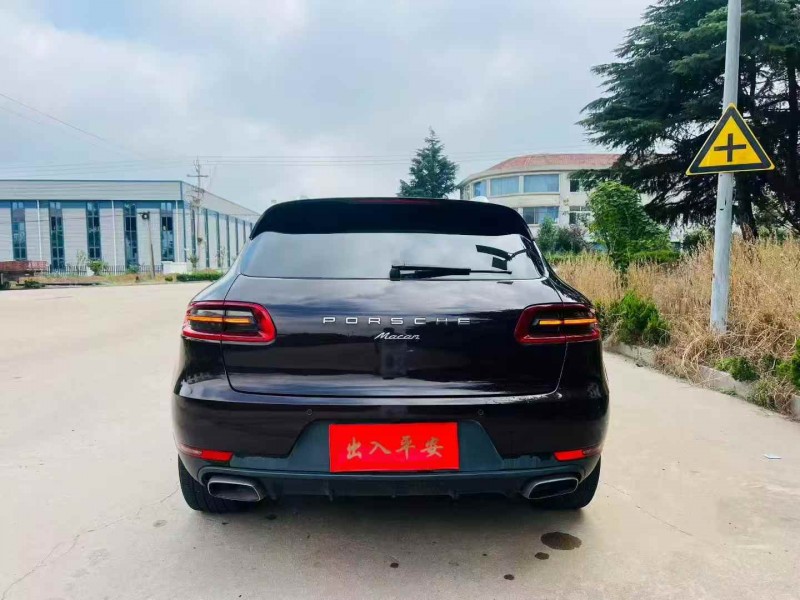 15年青岛保时捷Macan