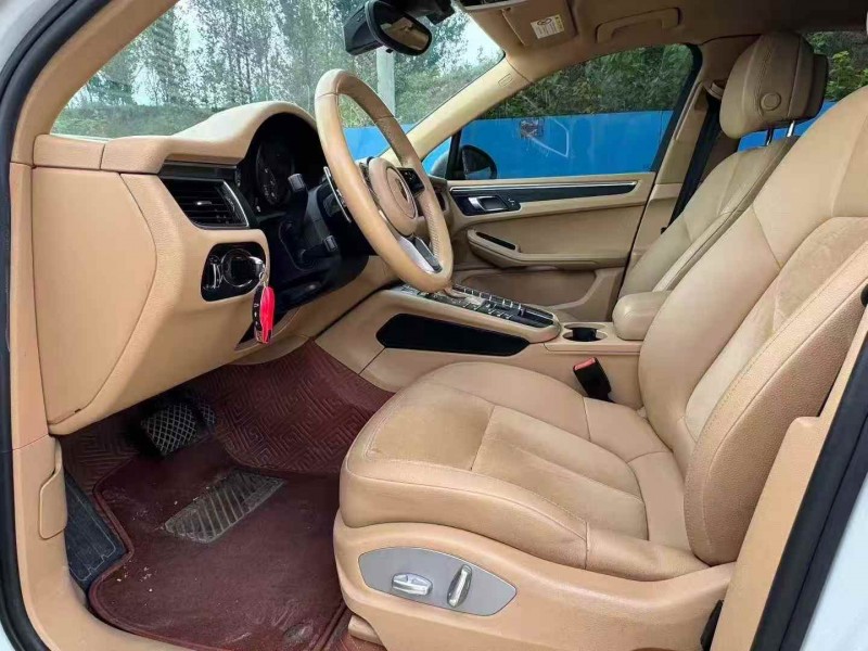 16年东营保时捷Macan
