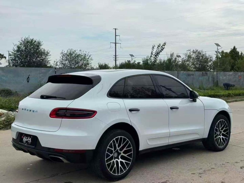 16年东营保时捷Macan