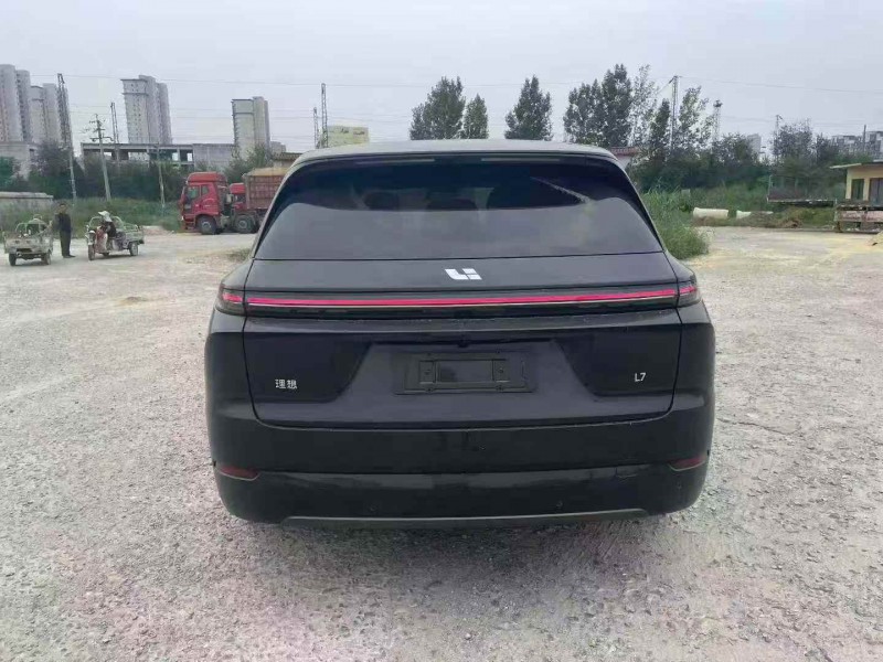 25年烟台理想L7