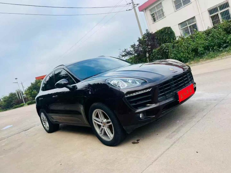 15年青岛保时捷Macan
