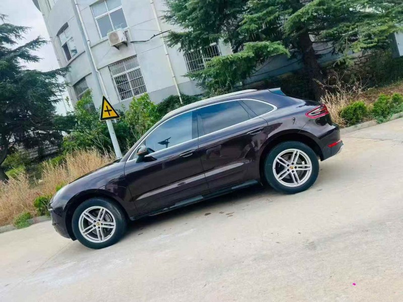 15年青岛保时捷Macan