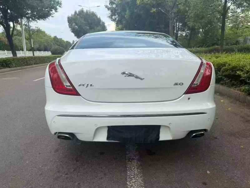 12年岳阳捷豹XJL