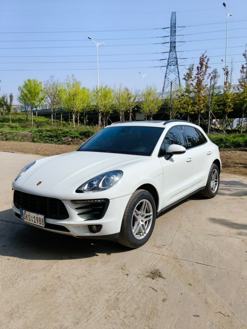 17年青岛保时捷Macan