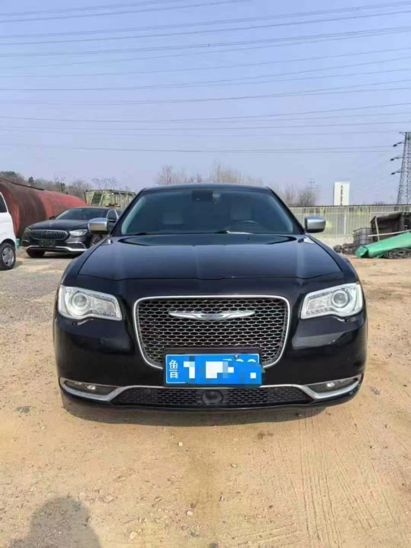 18年青岛克莱斯勒300C