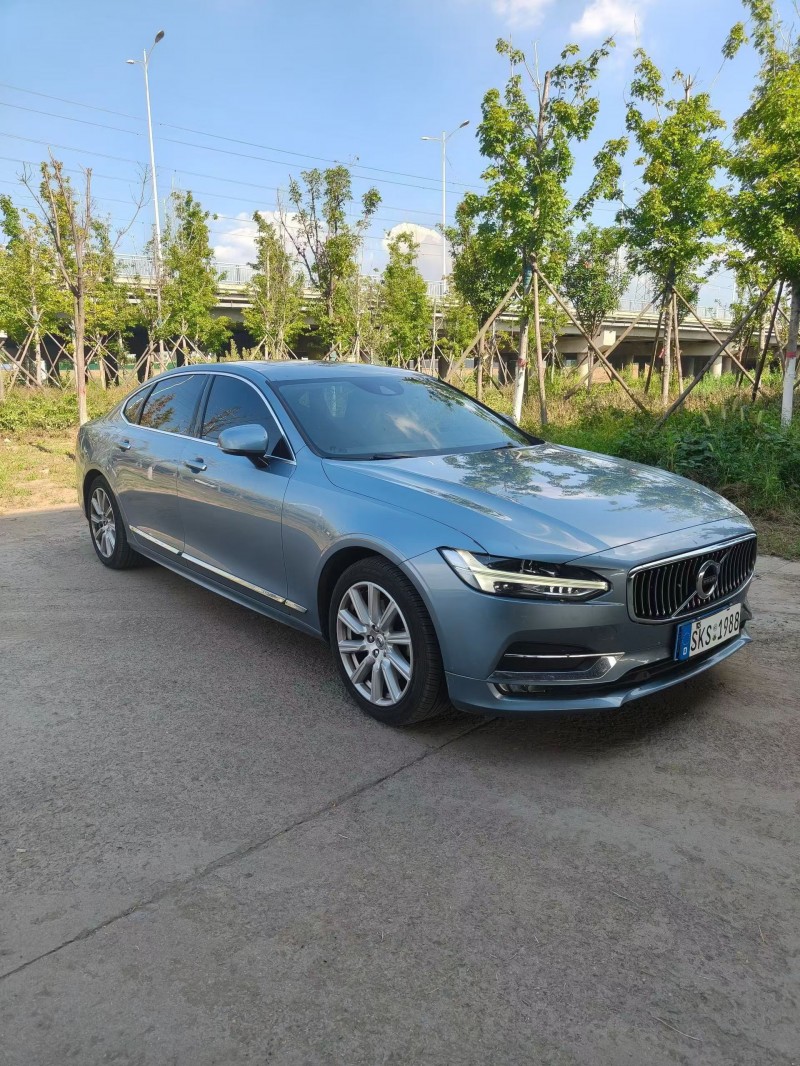 19年青岛沃尔沃S90