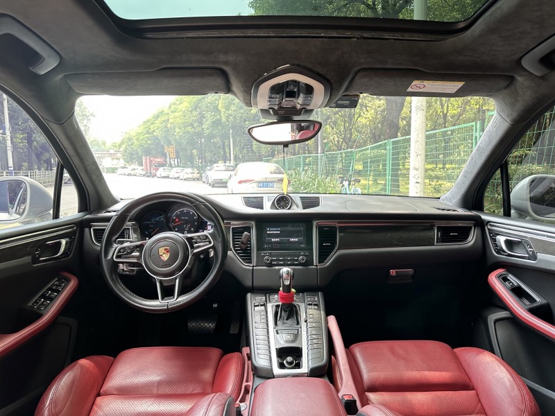 17年东莞市保时捷Macan