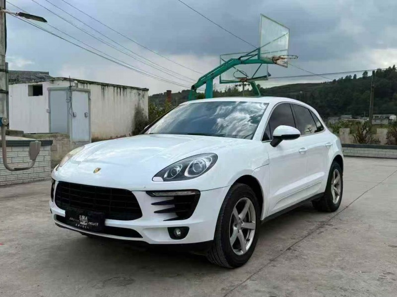 17年黔东南自治州保时捷Macan