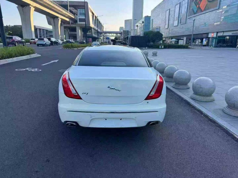 12年金华捷豹XJL