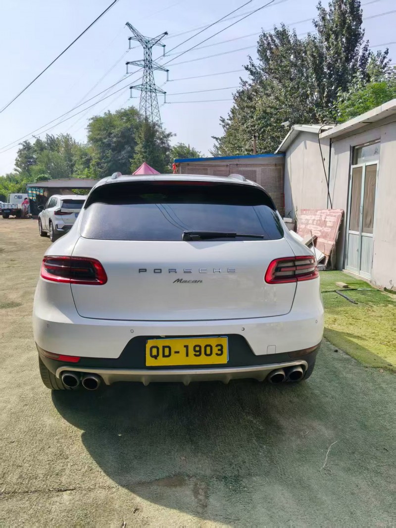17年青岛保时捷Macan