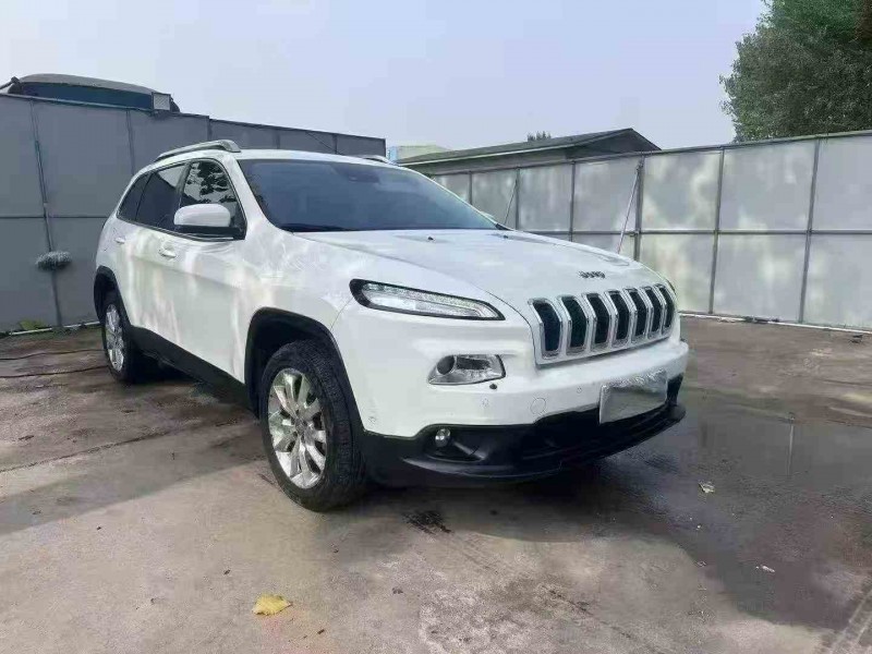 15年泰安Jeep自由光