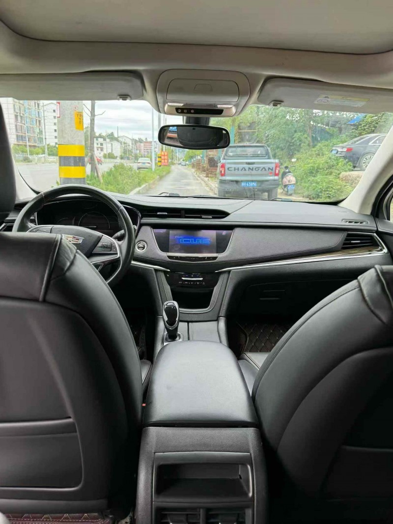 16年衡阳凯迪拉克XT5