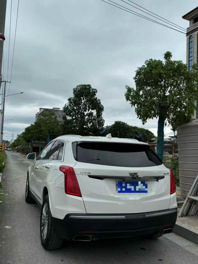 16年衡阳凯迪拉克XT5