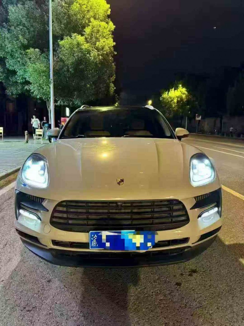 15年重庆市保时捷Macan