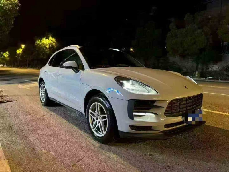 15年重庆市保时捷Macan