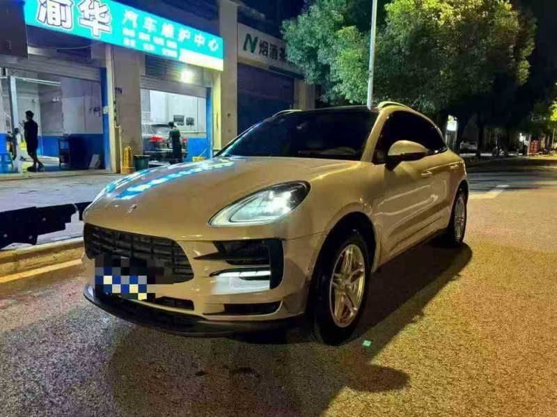 15年重庆市保时捷Macan