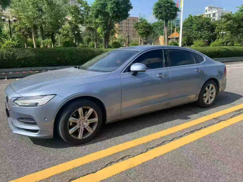 17年珠海沃尔沃S90