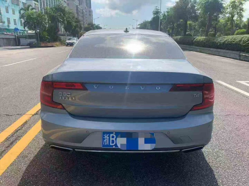 17年珠海沃尔沃S90