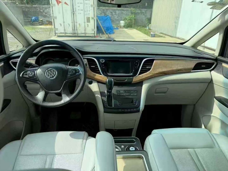 20年烟台别克GL8