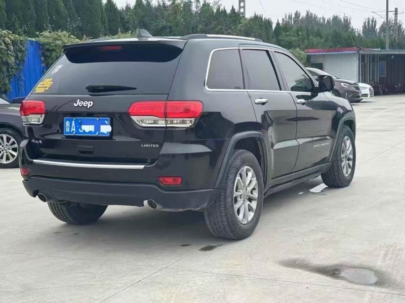 17年青岛Jeep大切诺基
