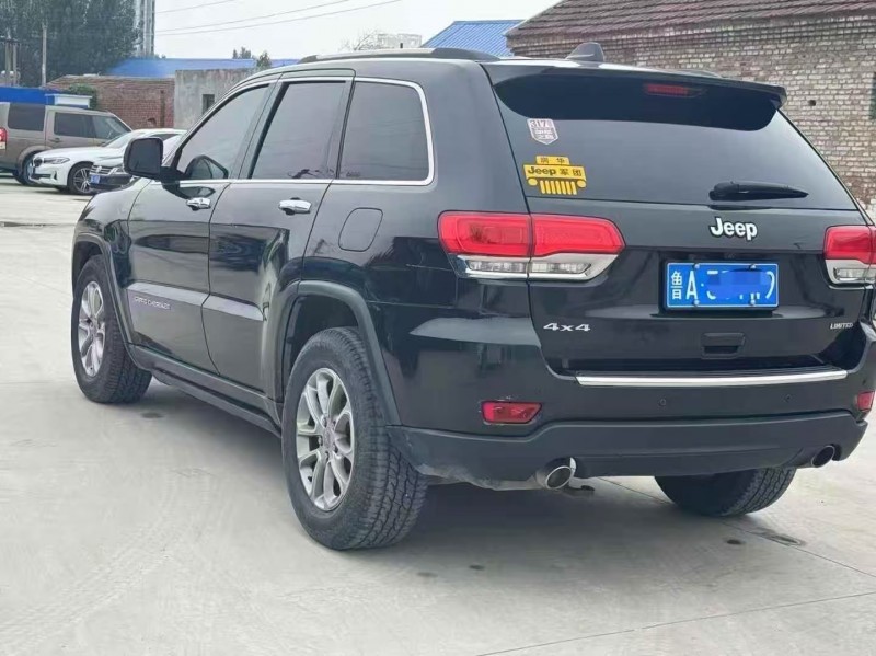 17年青岛Jeep大切诺基