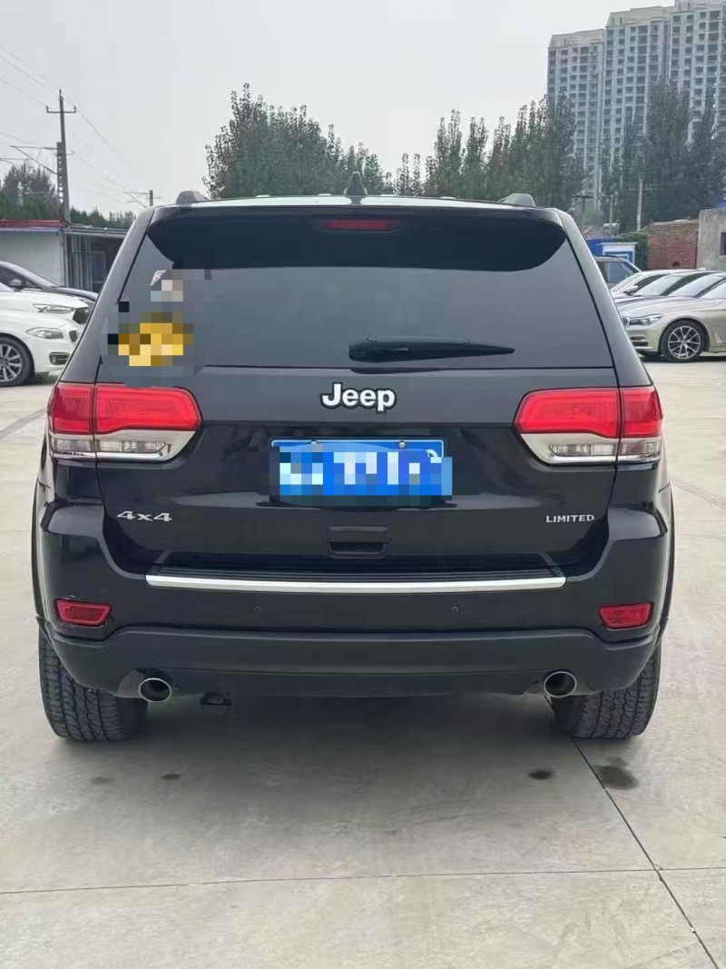 17年青岛Jeep大切诺基