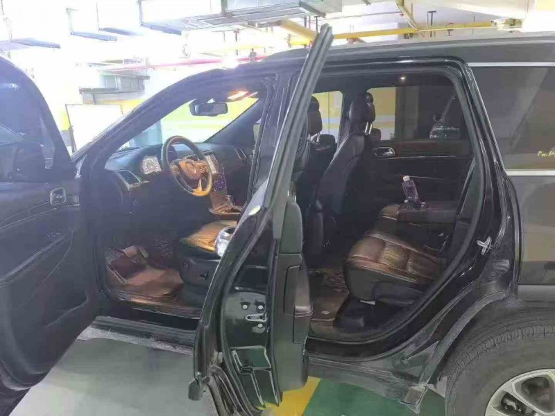16年十堰Jeep大切诺基