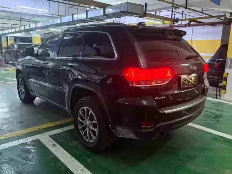 16年十堰Jeep大切诺基