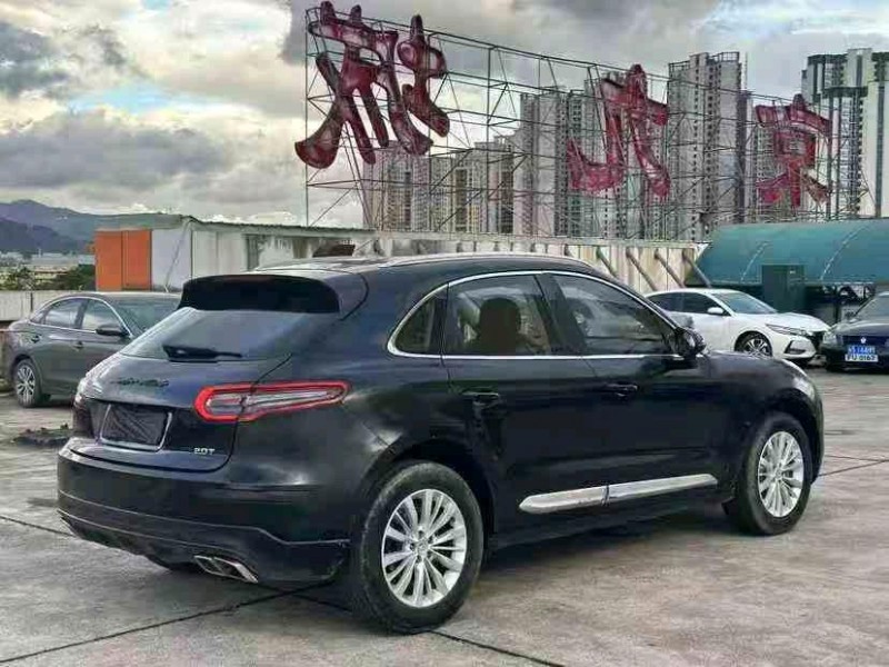 17年东莞市众泰SR9