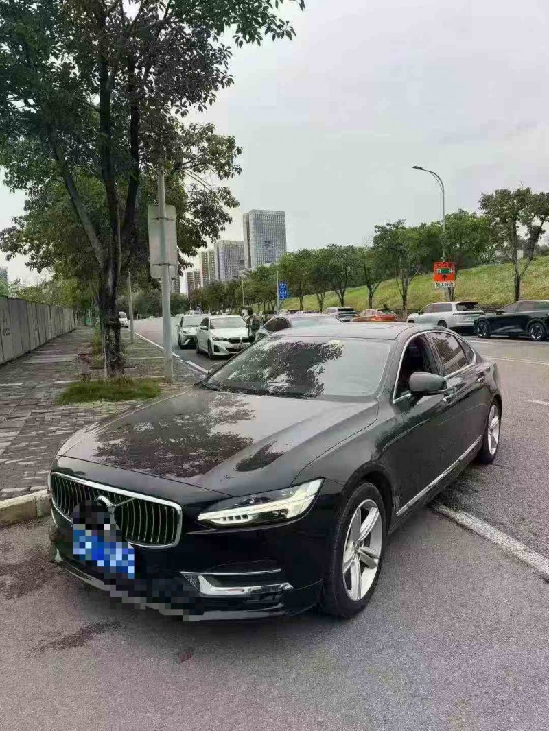 18年重庆市沃尔沃S90