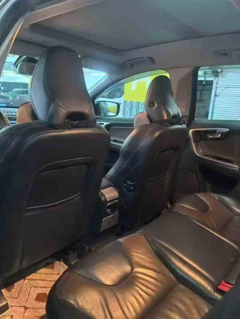 14年襄阳沃尔沃XC60