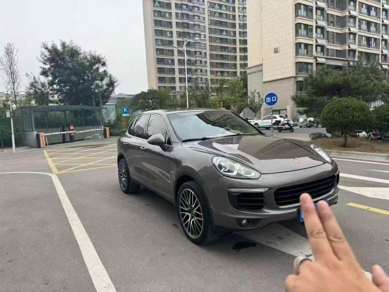 15年枣庄保时捷卡宴