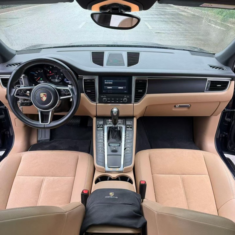 17年青岛保时捷Macan