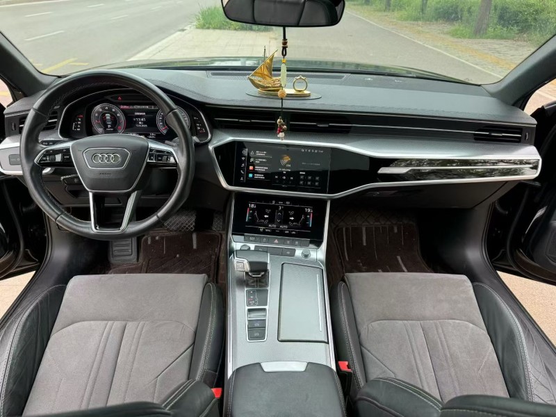 21年青岛奥迪A6L