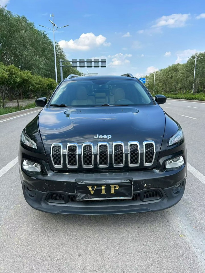 16年东营Jeep自由光